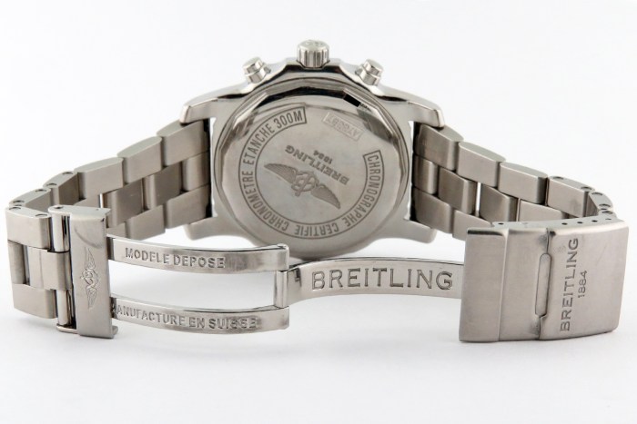 Wonderful Breitling Colt Chronograph A7338710/BB49 Mens Quartz Chronograph Wristwatch at 44mm diameter. It comes with paperworks including Chronometer Cert.