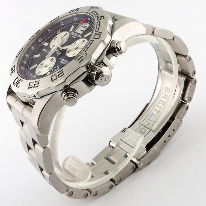 Wonderful Breitling Colt Chronograph A7338710/BB49 Mens Quartz Chronograph Wristwatch at 44mm diameter. It comes with paperworks including Chronometer Cert.
