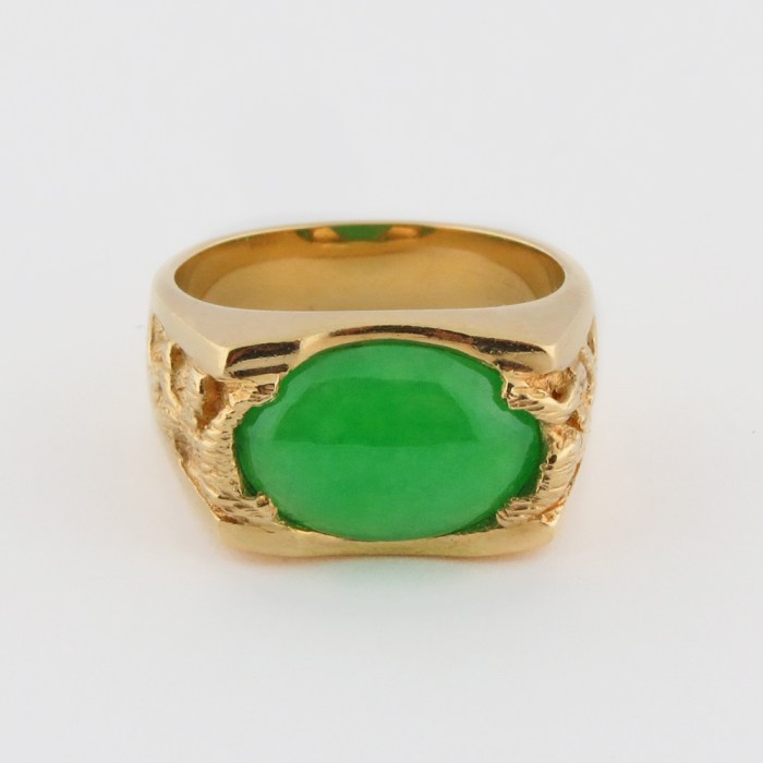 Mens or Unisex Vintage Natural 'A' Jadeite 18K Yellow Gold Signed 'Yamada' with Gem Report
