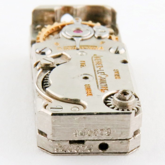 Exotic Jaeger-LeCoultre Vintage ‘Duoplan’ Ladies Wristwatch from the 1930-1940s in 18K Solid Gold. Sea-shell Shaped Case, Xtra Small 403 Movement, Circa 1930s