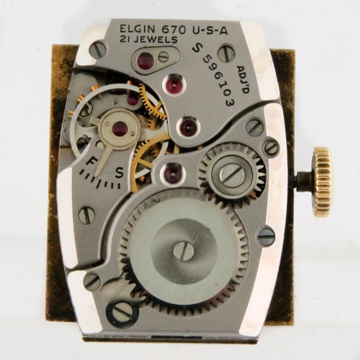 Lord Elgin 14K Solid Gold Vintage Mens Watch Cal.670 Fisher Body Co Presentation with Full Set Box and Accessories. 21x36mm. From early 1950s.