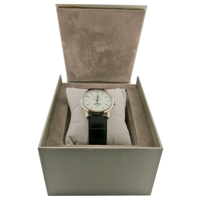 Jaeger-LeCoultre Ref Q1263520 / 176.3.98.S 18K White Gold Master Ultra Thin Calendar Triple Date Moonphase Mens Automatic Watch 39mm. Retail Price MSRP $24,300.