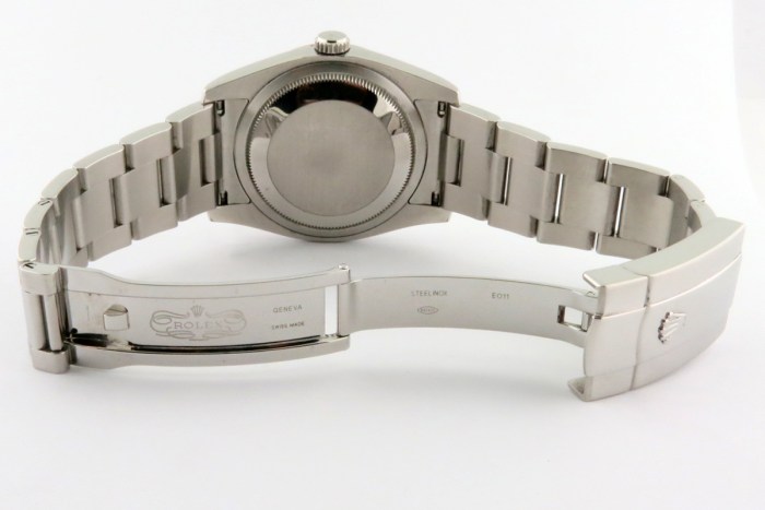 ROLEX 116264 Mens SS Datejust Turn-O-Graph Blue Dial White Gold Bezel Rehaut Z-Serial Thunderbird Stainless Steel 36mm. Long Bracelet, Great Condition.