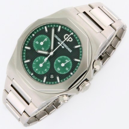 GIRARD-PERREGAUX GP Laureato Chronograph 42 Limited Edition 100pcs Green Dial Integrated Bracelet Mens Watch S.Steel. Ref 81020-11-3254-1GM. MSRP $20,100