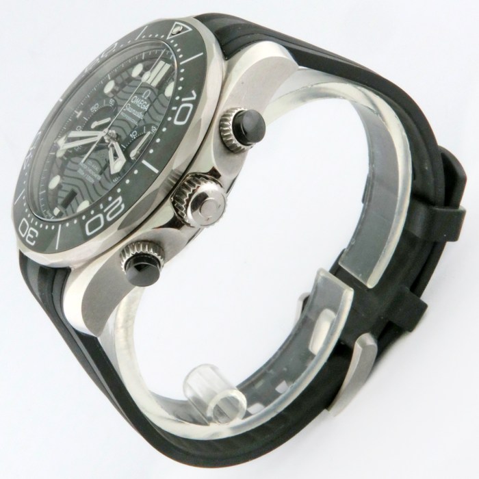 Current Model Omega Seamaster Diver 300M Stainless Steel Black Dial Automatic Master Co-Axial Chronograph on Rubber Strap. Ref.210.32.44.51.01.001. FULL SET B&P