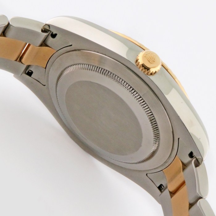 ROLEX 116333 Mens 'Wimbledon' Dial Green Markers Yellow Gold Fluted Bezel Oyster Bracelet 41mm. Circa 2015 with Guarantee Card.