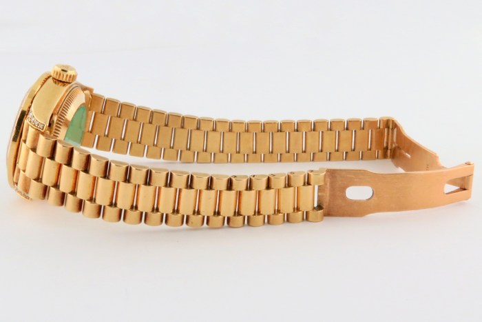 Rolex Lady Datejust President 69158 with Factory Diamond Markers/Bezel/Lugs in 18K Yellow Gold. Box & Pamphlet, Circa 1995. Diameter 26mm.