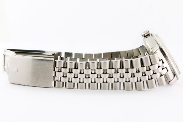 Rolex Datejust 16030 Stainless Steel Mens Wristwatch from 1982 with Silver Dial and Jubilee Bracelet. 7.2 Million Serial Number, 36mm. Clean and Nice Example.