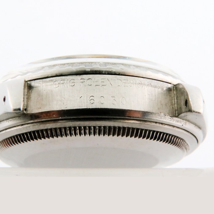Rolex Datejust 16030 Stainless Steel Mens Wristwatch from 1982 with Silver Dial and Jubilee Bracelet. 7.2 Million Serial Number, 36mm. Clean and Nice Example.