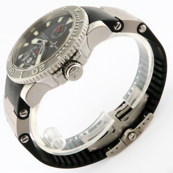 Ulysse Nardin Maxi Marine Diver Automatic Wristwatch Black Dial. Reference for this watch is 263-33 in stainless steel & titanium. 43mm. MSRP $8,250