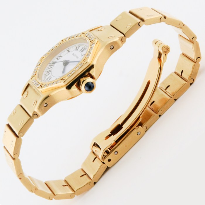 Cartier Santos Octagon 18K Gold Ladies Automatic Bracelet Watch Vintage. 25mm. Model Reference 0906 Circa Mid to Late 1980s.